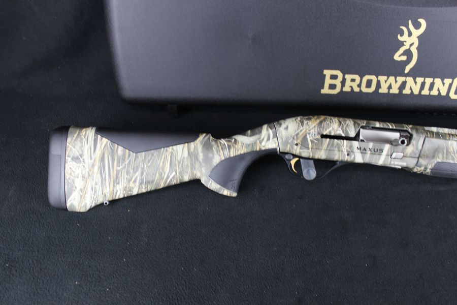 Browning Maxus II Realtree Max-7 12ga 26