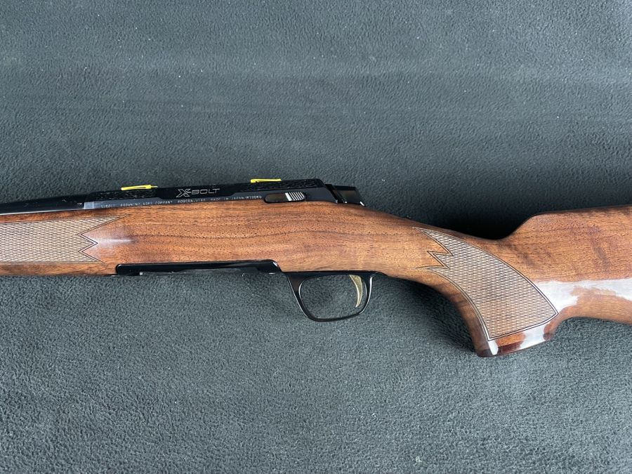 Browning X-Bolt 2 Medallion SPR 270 Win Walnut 18" Threaded NEW 036145224-img-2