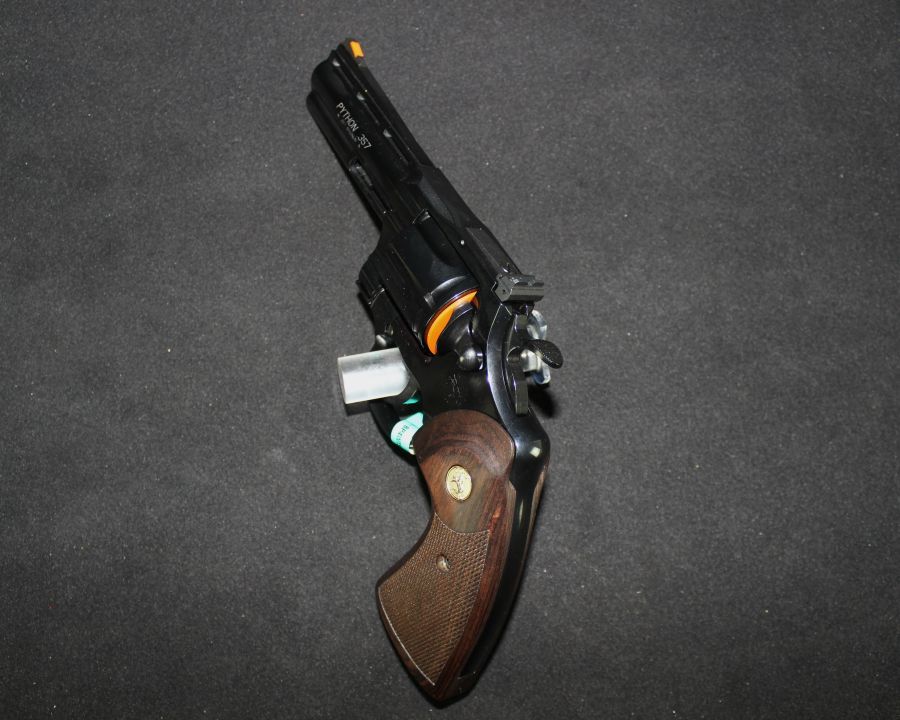 Colt Python 357mag Wood / Blued 4.25” NEW Revolver BP4WTS - Revolvers ...