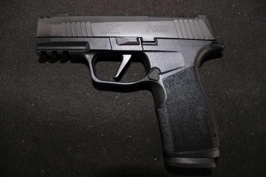 Sig Sauer P365-XMACRO 9mm 3.1” NEW Black 365XCA-9-COMP-img-1