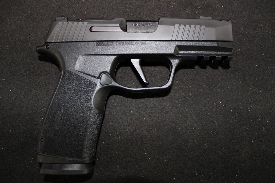 Sig Sauer P365-XMACRO 9mm 3.1” NEW Black 365XCA-9-COMP-img-2