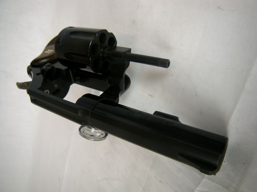 Smith & Wesson Model 10 Blued 38 Special +P 4" NEW-img-4