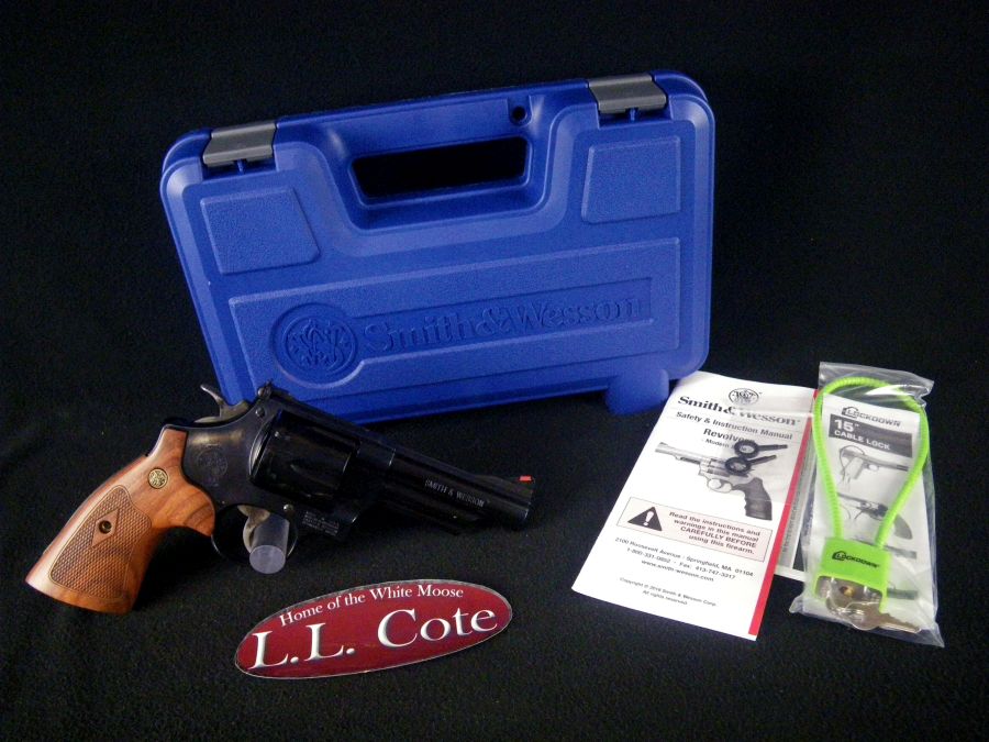 Smith&Wesson Model 29 Classics 44mag 4