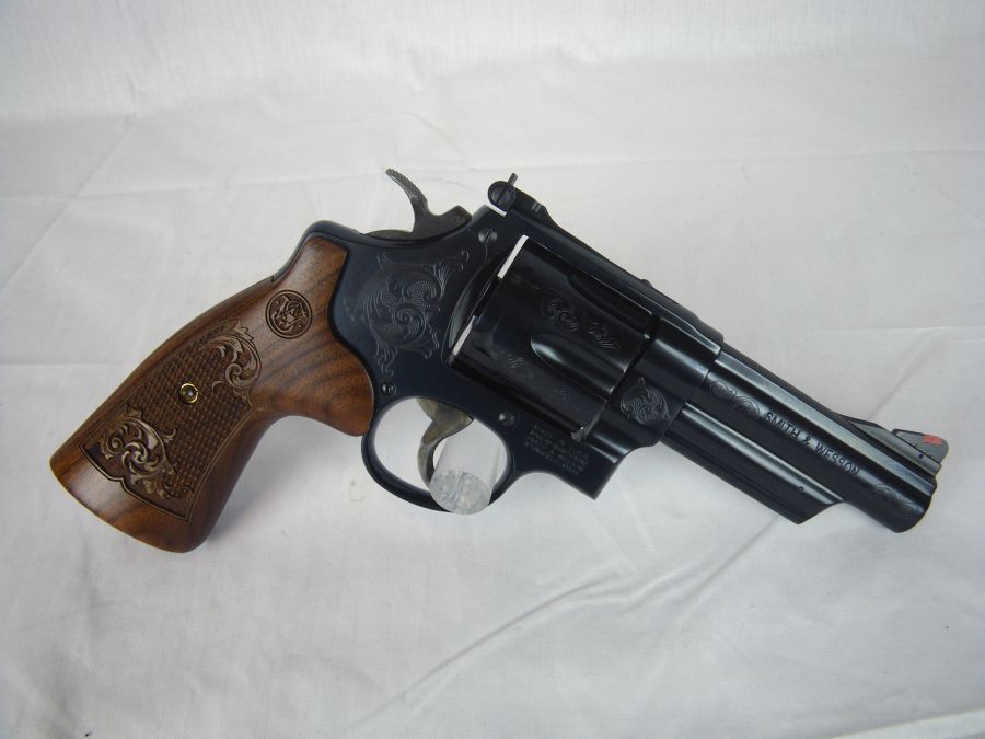Smith & Wesson Model 29 Engraved S&W 44 Mag 4" NEW-img-1
