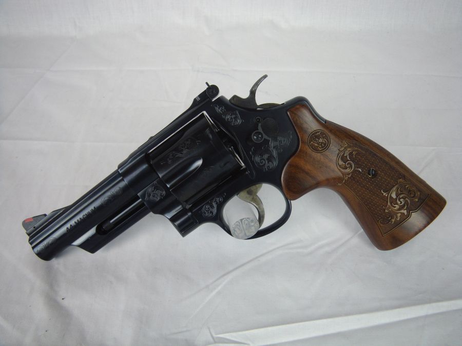 Smith & Wesson Model 29 Engraved S&W 44 Mag 4" NEW-img-2