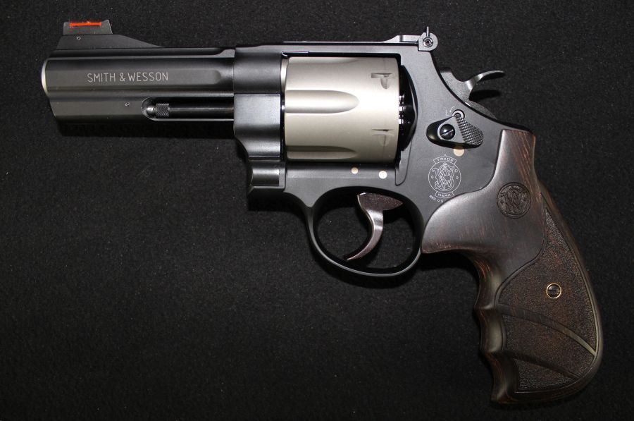 Smith & Wesson Model 329PD AirLite 44 Mag 4" NEW-img-2
