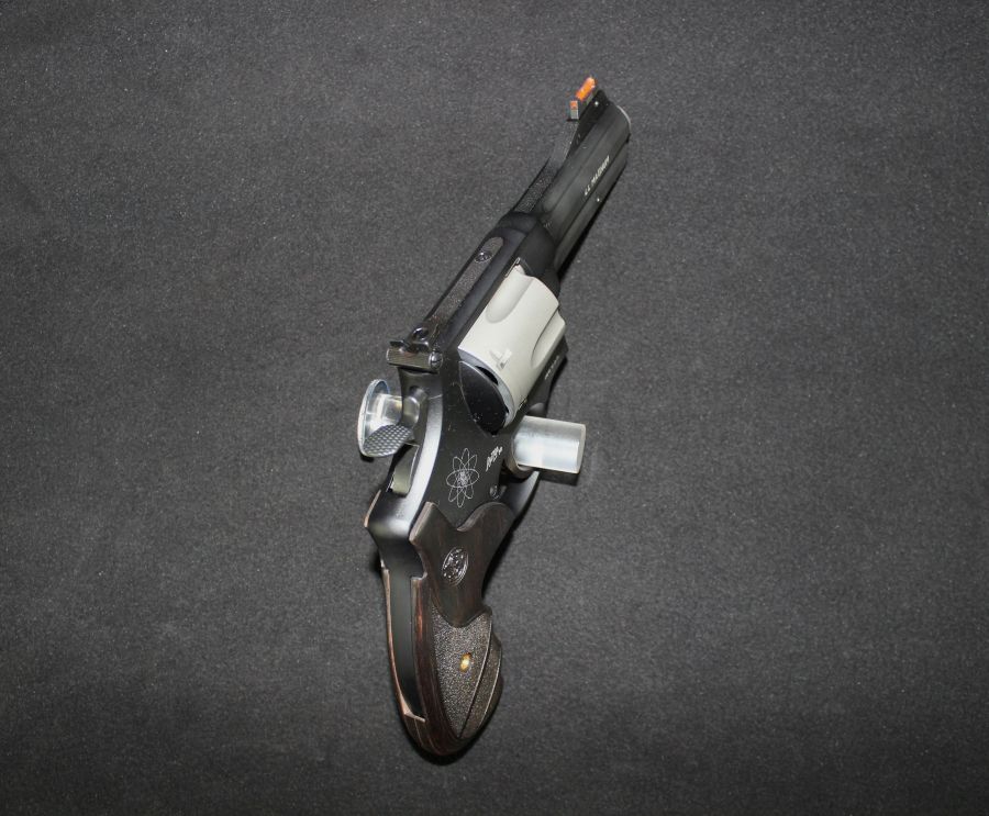Smith & Wesson Model 329PD AirLite 44 Mag 4" NEW-img-6
