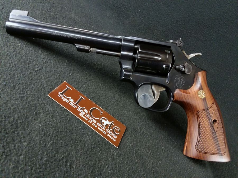 Smith & Wesson Model 48 S&W 22 Mag 6