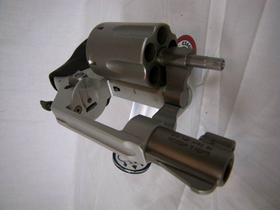Smith & Wesson Model 637CT Arwght 38 Spl+P 1.875"-img-4