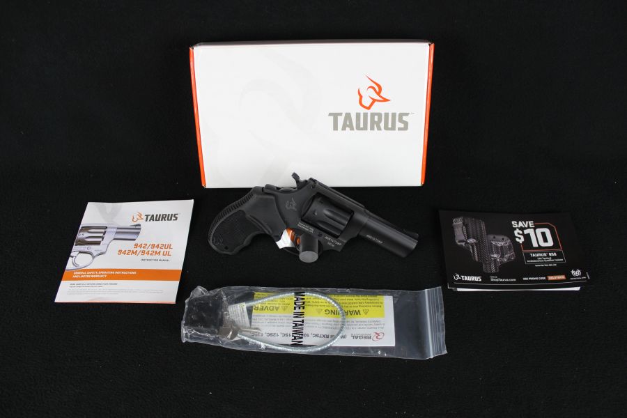 Taurus 942 Revolver 22WMR Matte Black 3" NEW 2-942M031-img-0