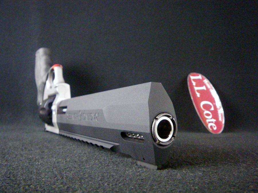 Taurus Raging Hunter 44Mag 8.4" SS NEW 2-440085RH-img-7