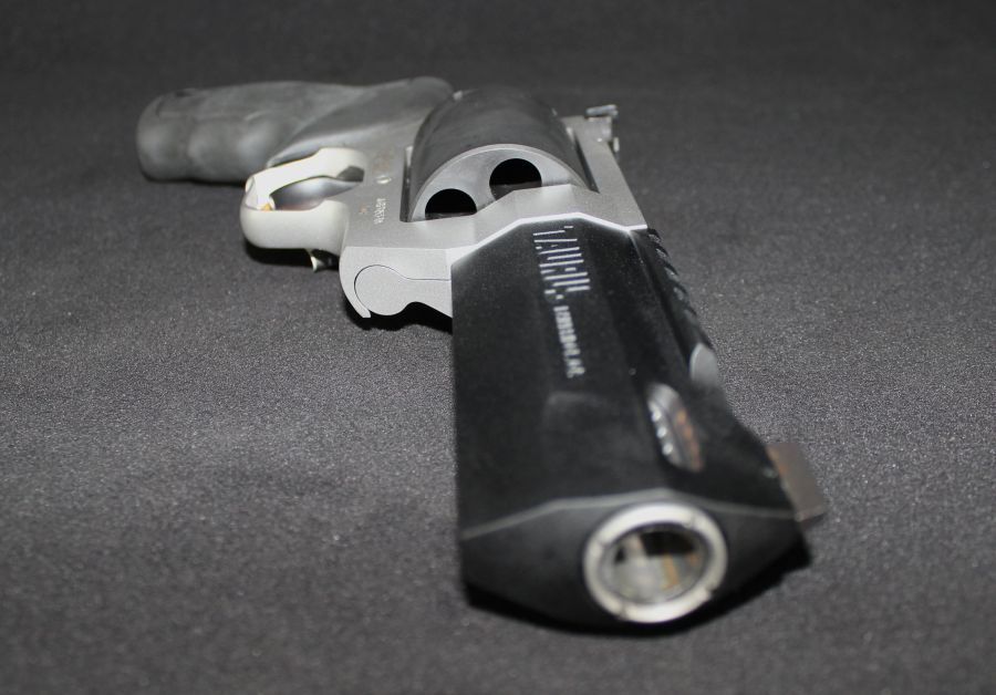 Taurus Raging Hunter 500 S&W Two-Tone 5.12” NEW 2-500055RH-img-7
