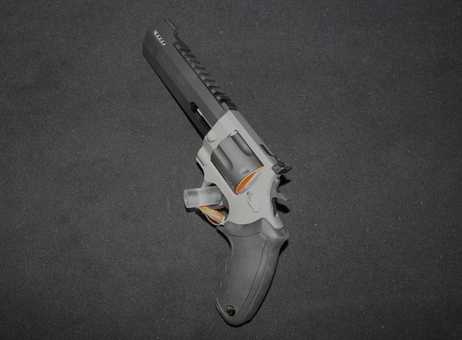 Taurus Raging Hunter Two-Tone 44 Mag 6.75” NEW 2-440065RH-img-5