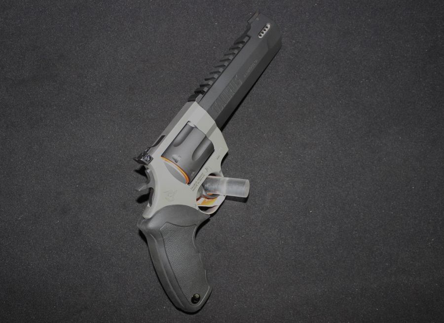 Taurus Raging Hunter Two-Tone 44 Mag 6.75” NEW 2-440065RH-img-6