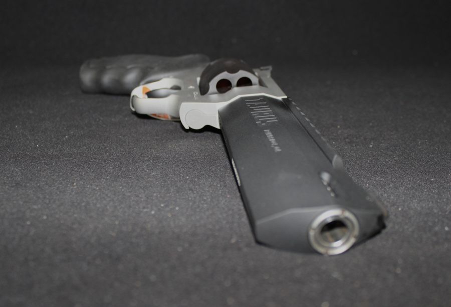 Taurus Raging Hunter Two-Tone 44 Mag 6.75” NEW 2-440065RH-img-7