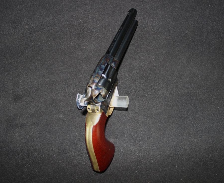Uberti 1873 Cattleman Stallion 22lr 5.5” Walnut NEW 349883 - Revolvers ...