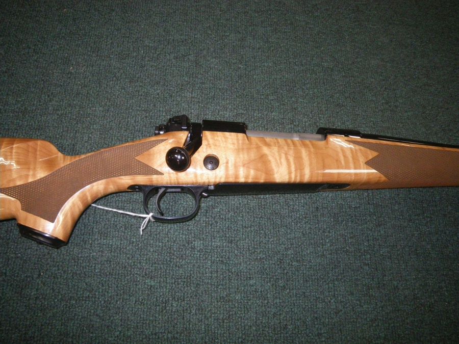 Winchester Model 70 Super Grade Maple 270 Win 24"-img-1