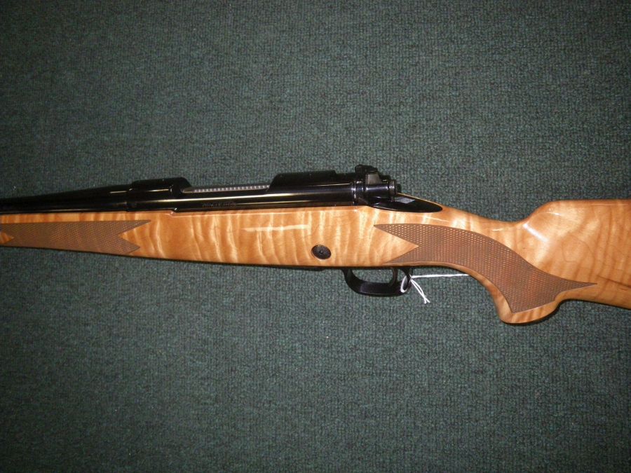 Winchester Model 70 Super Grade Maple 270 Win 24"-img-2